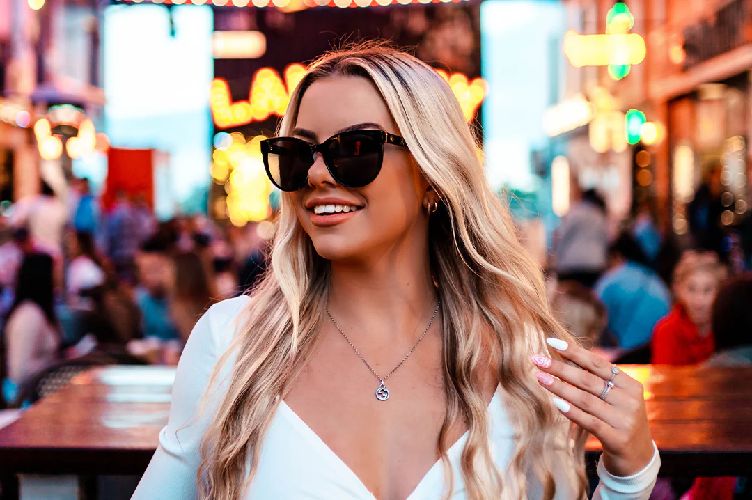 CARAT SUNGLASSES: Black Frame x Black - Image 5