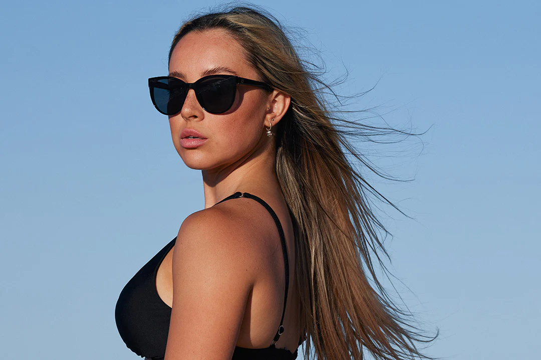 CARAT SUNGLASSES: Black Frame x Black - Image 6