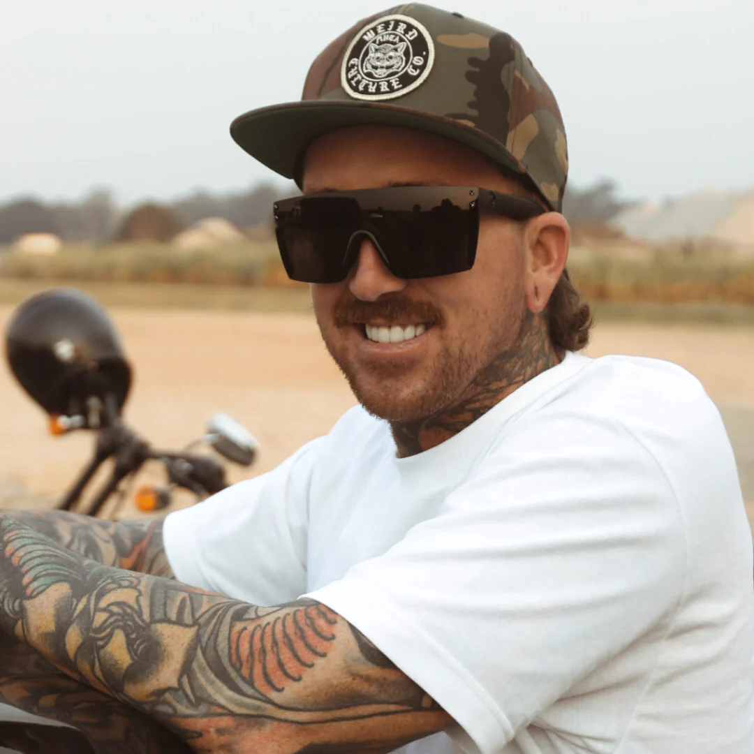 LAZER FACE SUNGLASSES: Black - Image 7